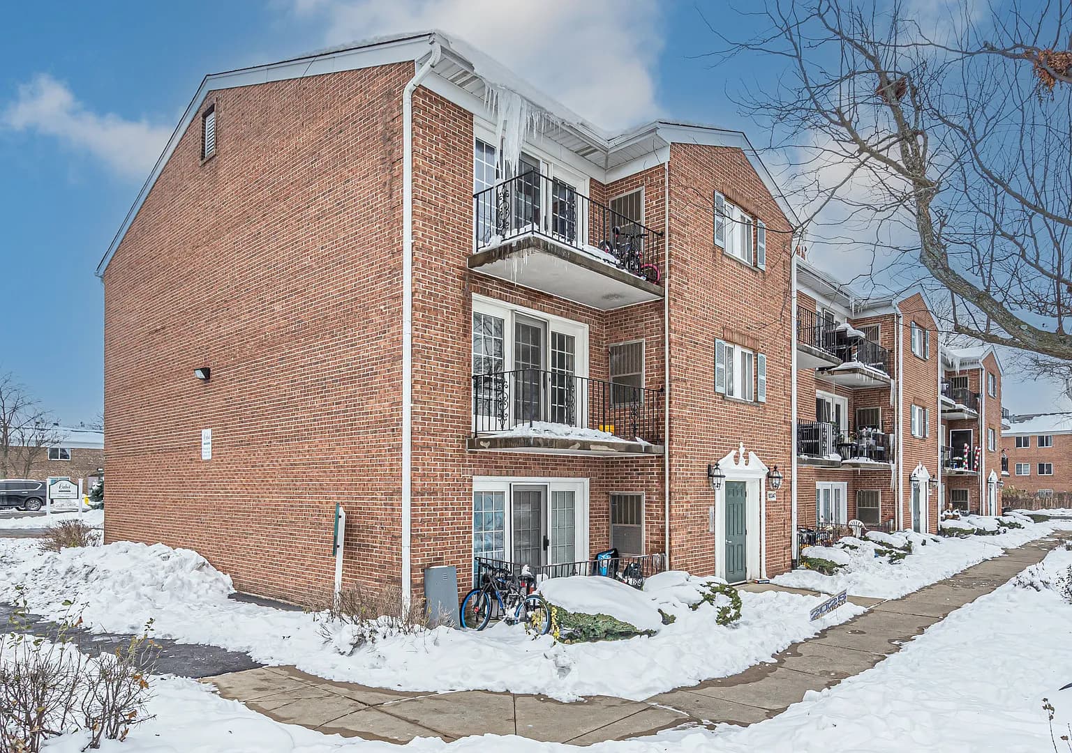Exterior of 10347 Dearlove Rd Apt 302, Glenview, IL 60025