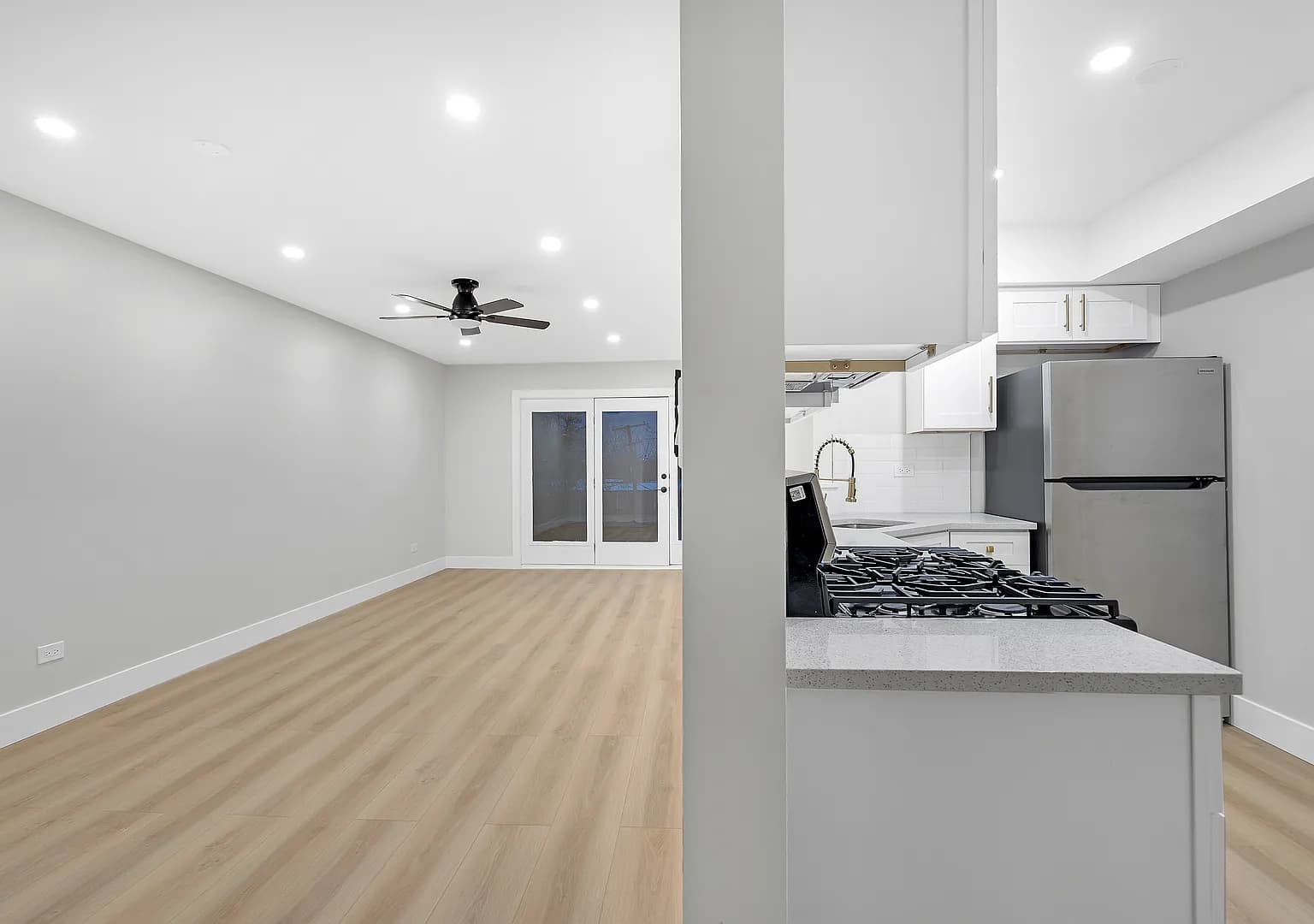 Gallery view 3 of 10347 Dearlove Rd Apt 302, Glenview, IL 60025