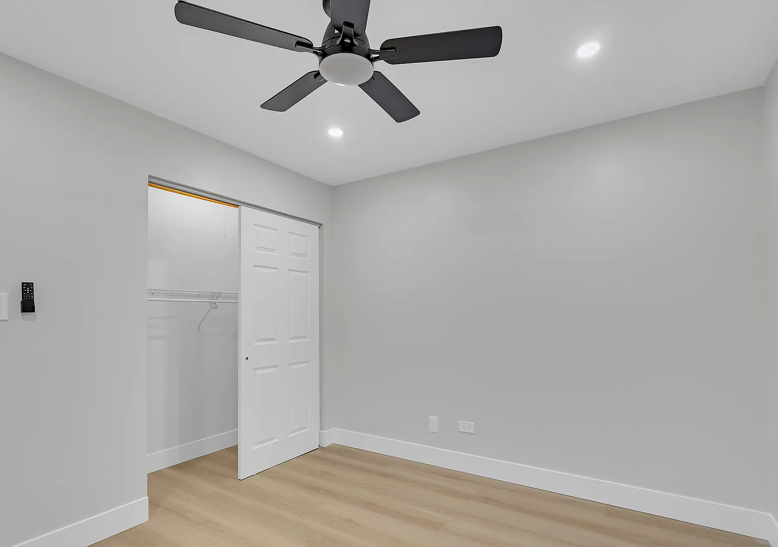 Gallery view 12 of 10347 Dearlove Rd Apt 302, Glenview, IL 60025