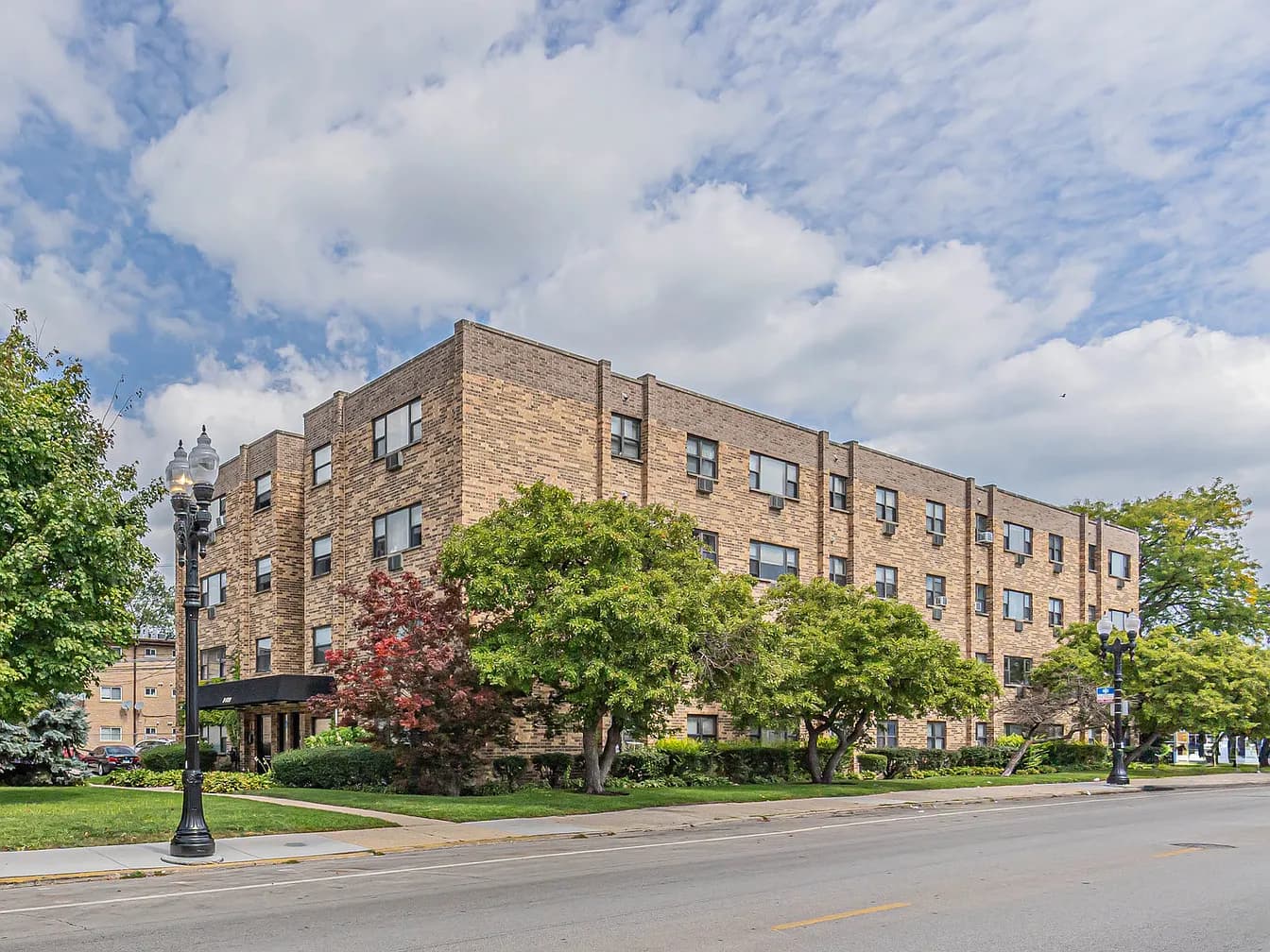 Exterior of 6400 N Ridge Blvd Apt 201, Chicago, IL 60626