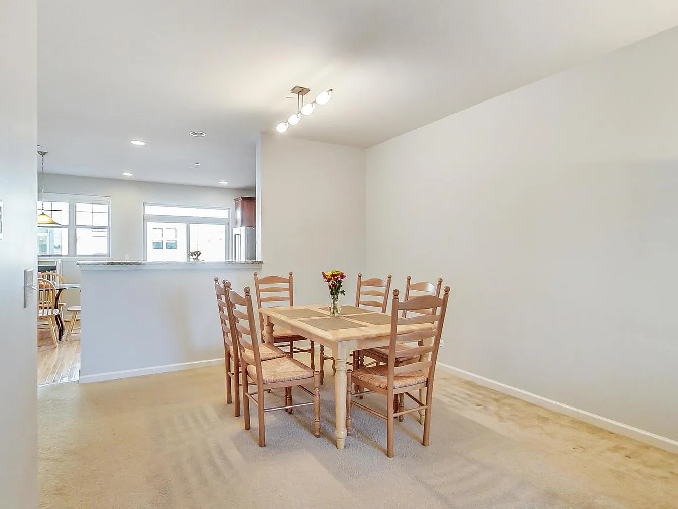 Gallery view 11 of 207 Narragansett Ct, Morton Grove, IL, 60053