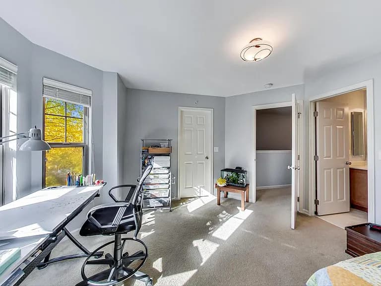 Gallery view 12 of 207 Narragansett Ct, Morton Grove, IL, 60053