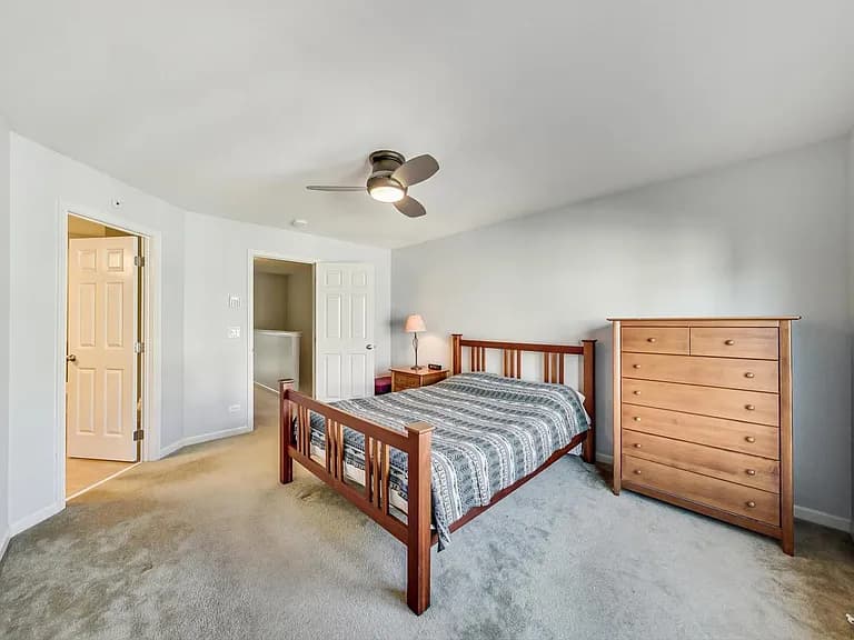 Gallery view 21 of 207 Narragansett Ct, Morton Grove, IL, 60053