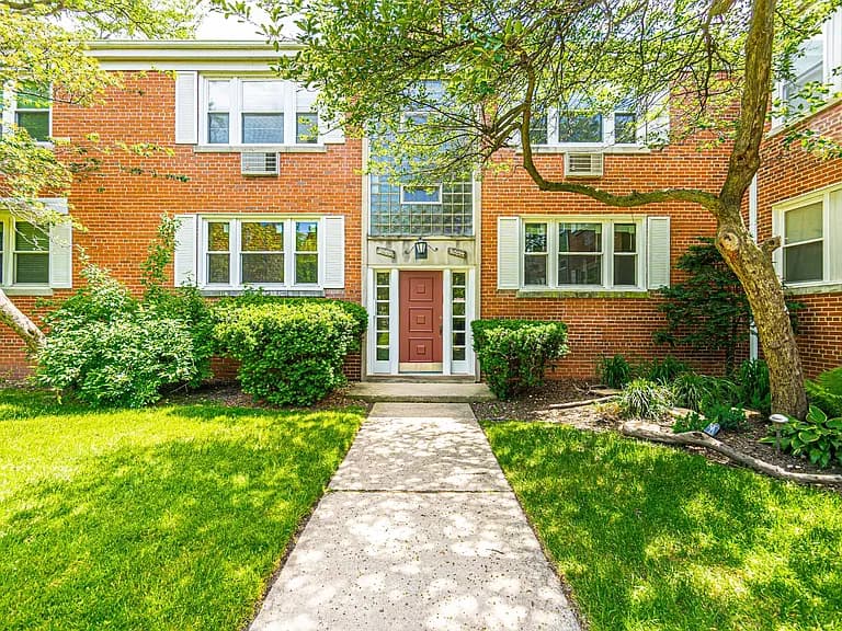 Exterior of 6554 N Ridge Blvd #2, Chicago, IL, 60626