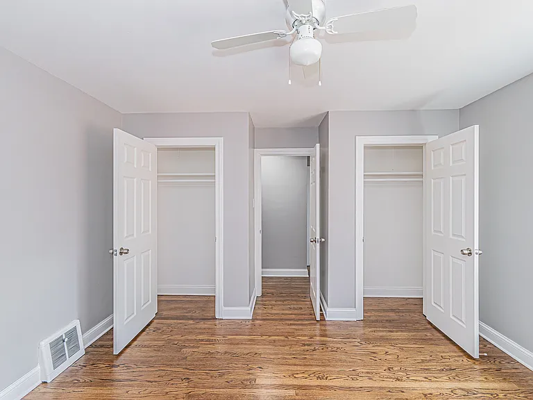 Gallery view 5 of 6554 N Ridge Blvd #2, Chicago, IL, 60626