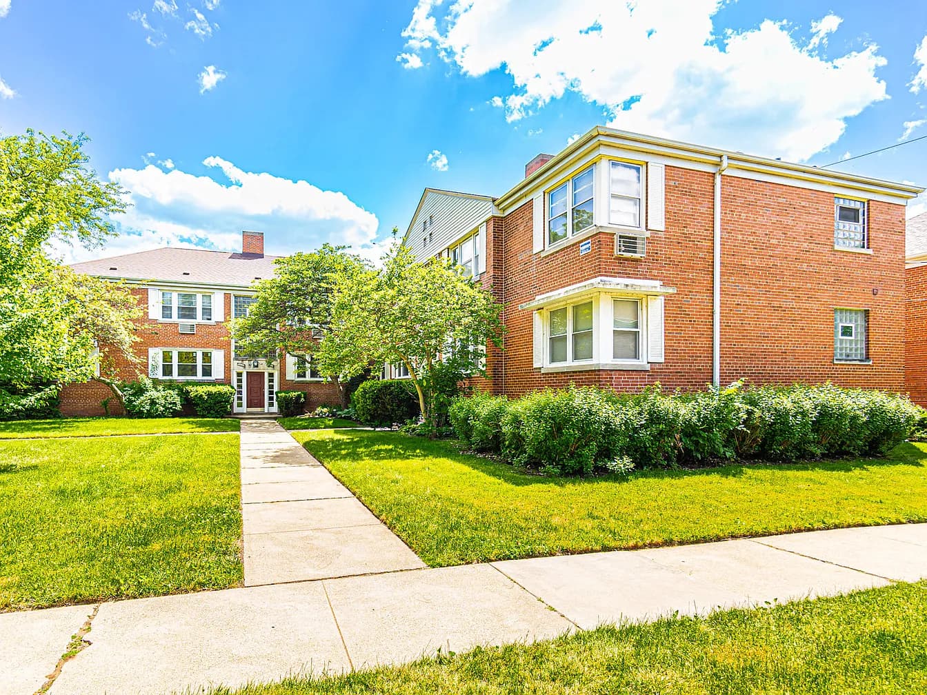 Gallery view 15 of 6554 N Ridge Blvd #2, Chicago, IL, 60626