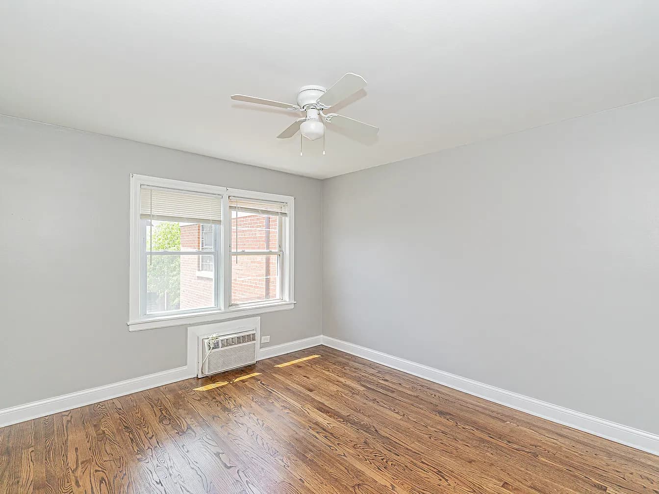 Gallery view 16 of 6554 N Ridge Blvd #2, Chicago, IL, 60626