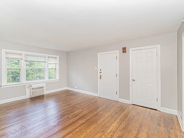Gallery view 22 of 6554 N Ridge Blvd #2, Chicago, IL, 60626