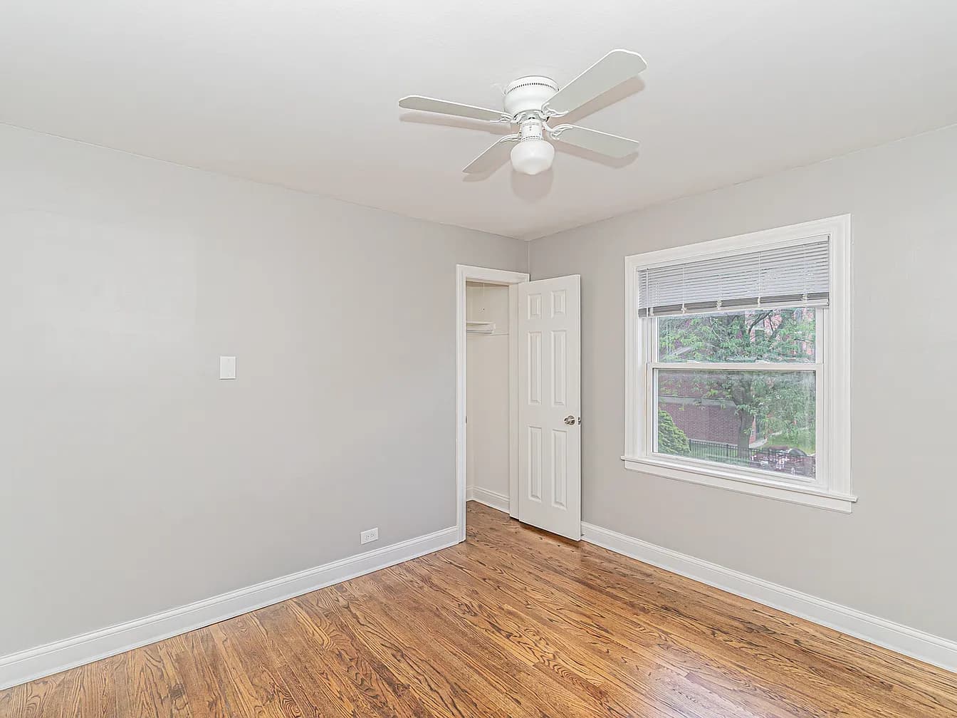 Gallery view 29 of 6554 N Ridge Blvd #2, Chicago, IL, 60626