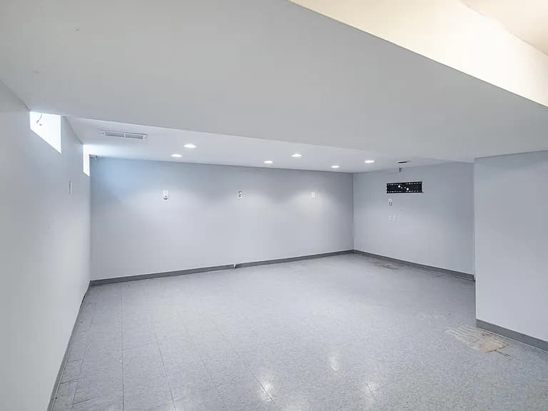 Gallery view 5 of 9543 Sumac Rd APT C, Des Plaines, IL, 60016
