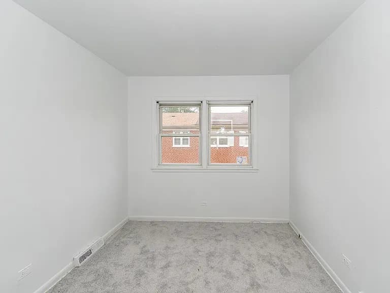 Gallery view 6 of 9543 Sumac Rd APT C, Des Plaines, IL, 60016
