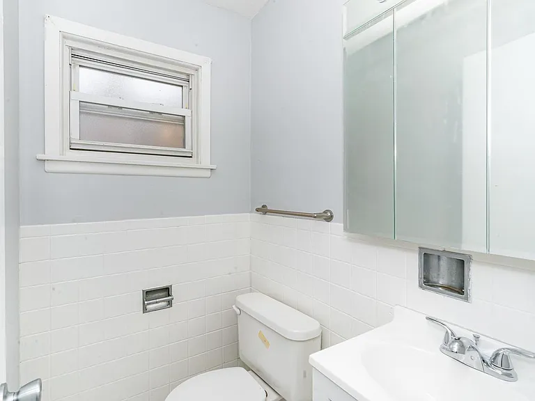 Gallery view 13 of 9543 Sumac Rd APT C, Des Plaines, IL, 60016
