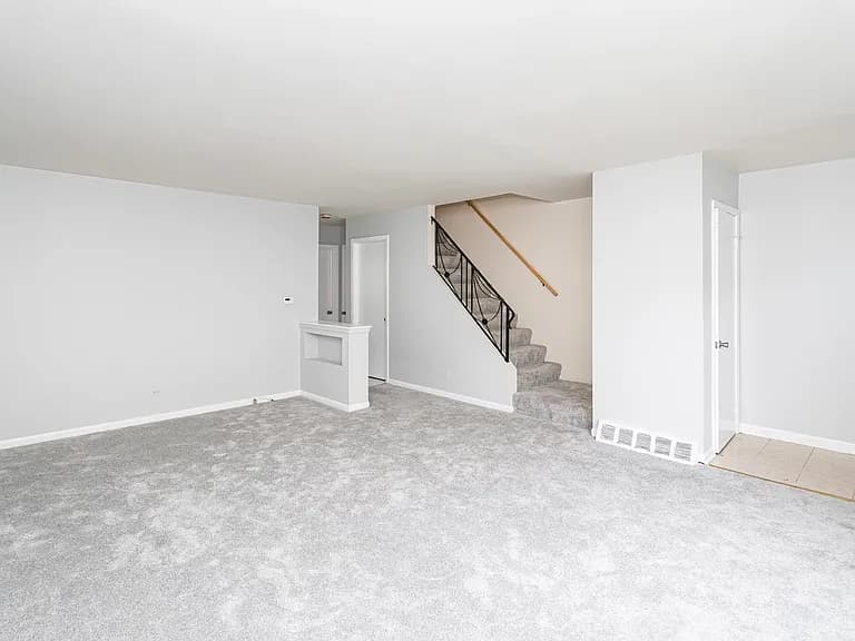 Gallery view 14 of 9543 Sumac Rd APT C, Des Plaines, IL, 60016