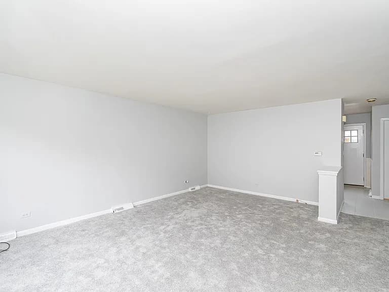 Gallery view 16 of 9543 Sumac Rd APT C, Des Plaines, IL, 60016