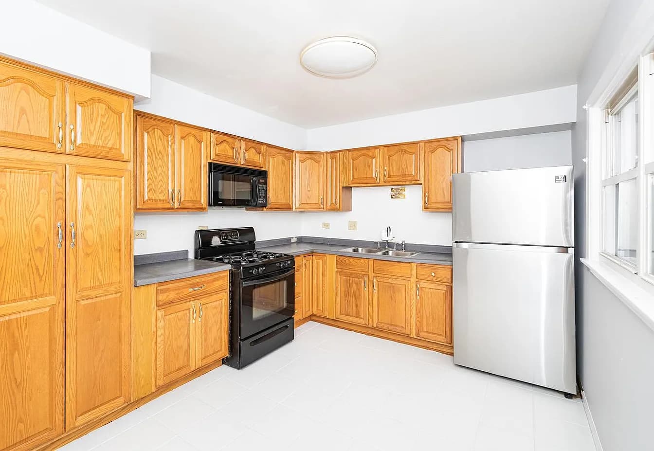 Gallery view 21 of 9543 Sumac Rd APT C, Des Plaines, IL, 60016