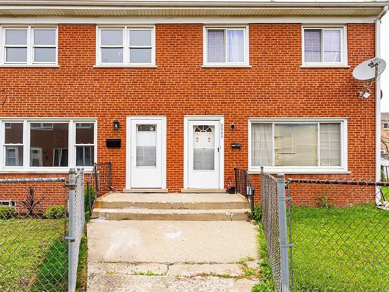 Gallery view 23 of 9543 Sumac Rd APT C, Des Plaines, IL, 60016