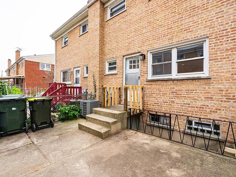 Gallery view 24 of 9543 Sumac Rd APT C, Des Plaines, IL, 60016