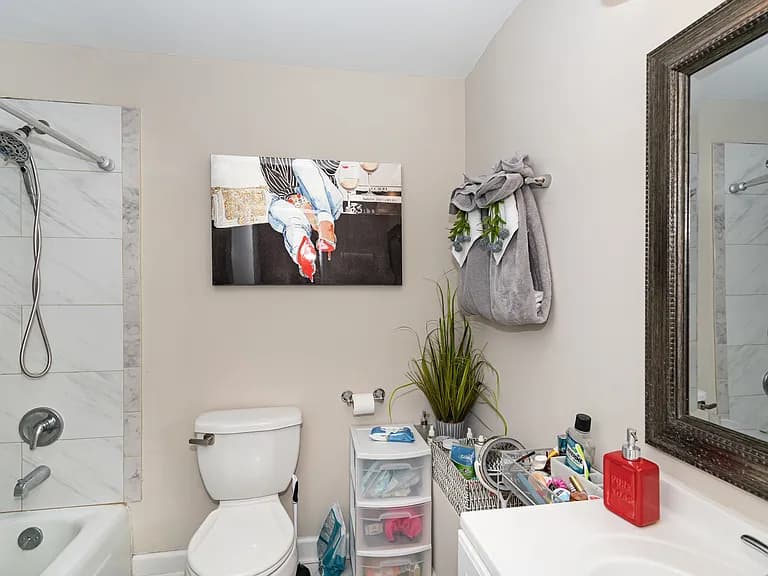 Gallery view 4 of 8801 W Golf Rd APT 2F, Niles, IL, 60714
