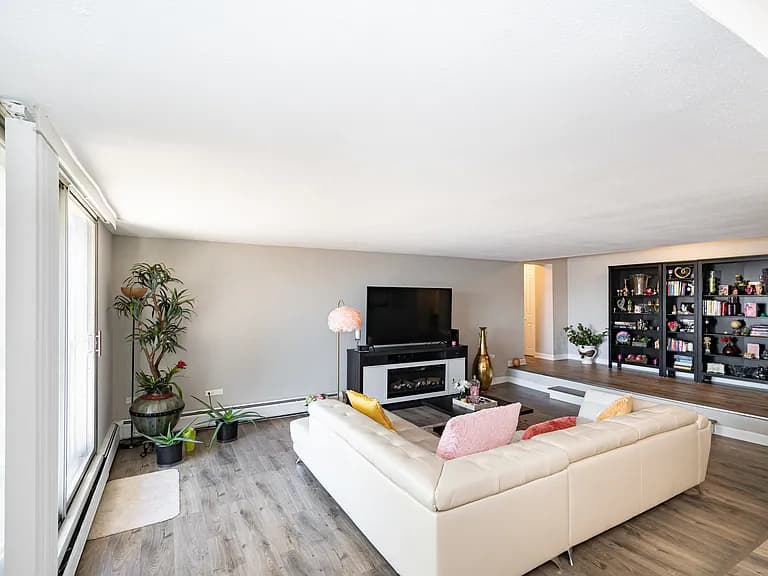 Gallery view 8 of 8801 W Golf Rd APT 2F, Niles, IL, 60714