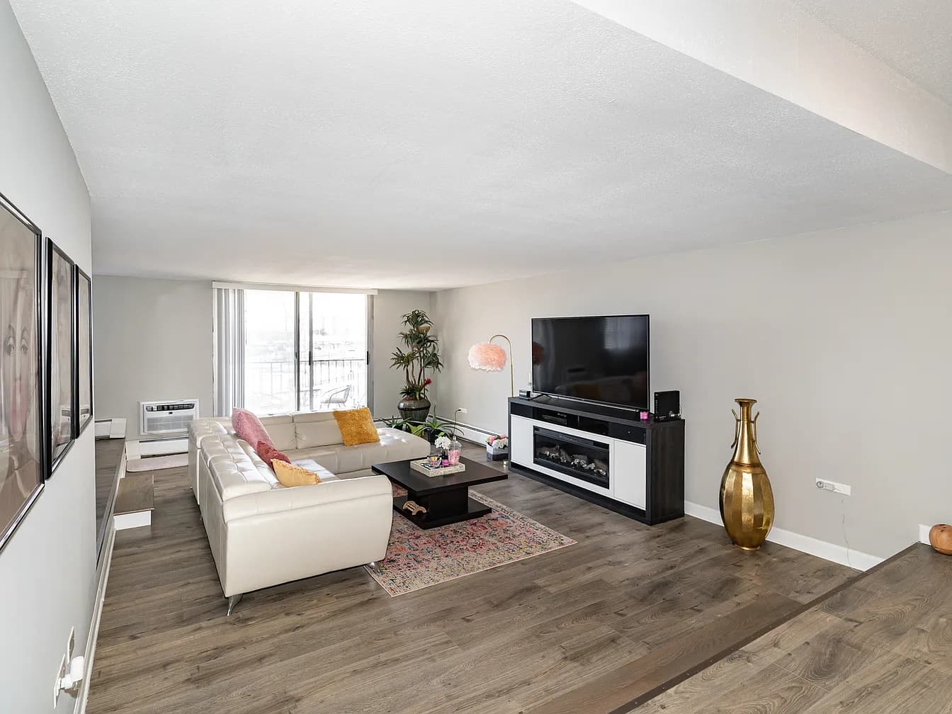 Gallery view 18 of 8801 W Golf Rd APT 2F, Niles, IL, 60714