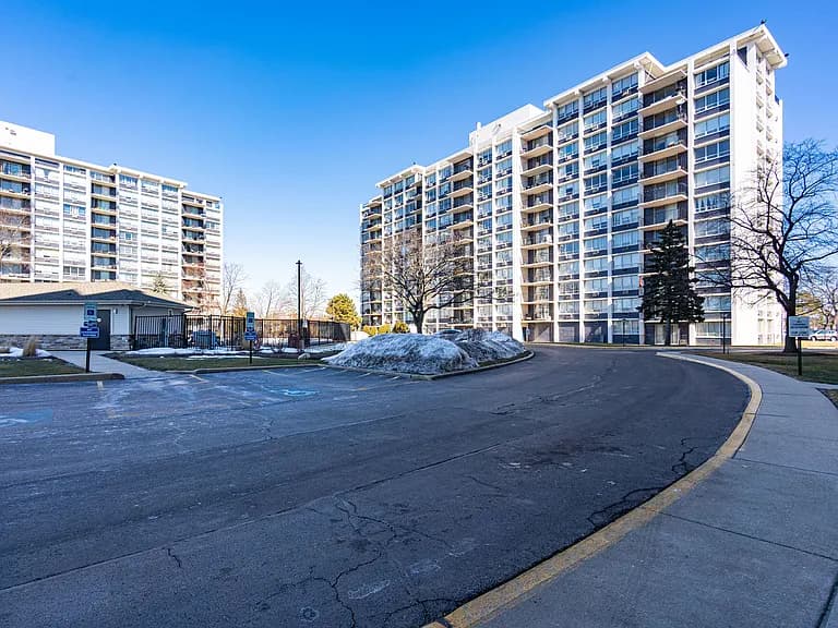 Gallery view 19 of 8801 W Golf Rd APT 2F, Niles, IL, 60714