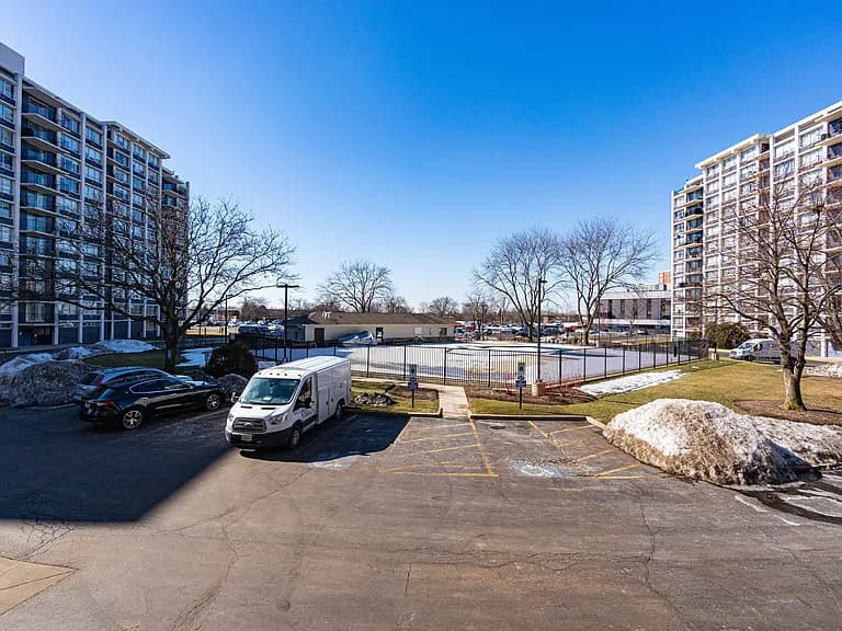 Gallery view 23 of 8801 W Golf Rd APT 2F, Niles, IL, 60714
