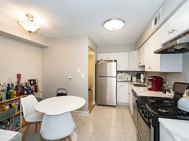Gallery view 24 of 8801 W Golf Rd APT 2F, Niles, IL, 60714