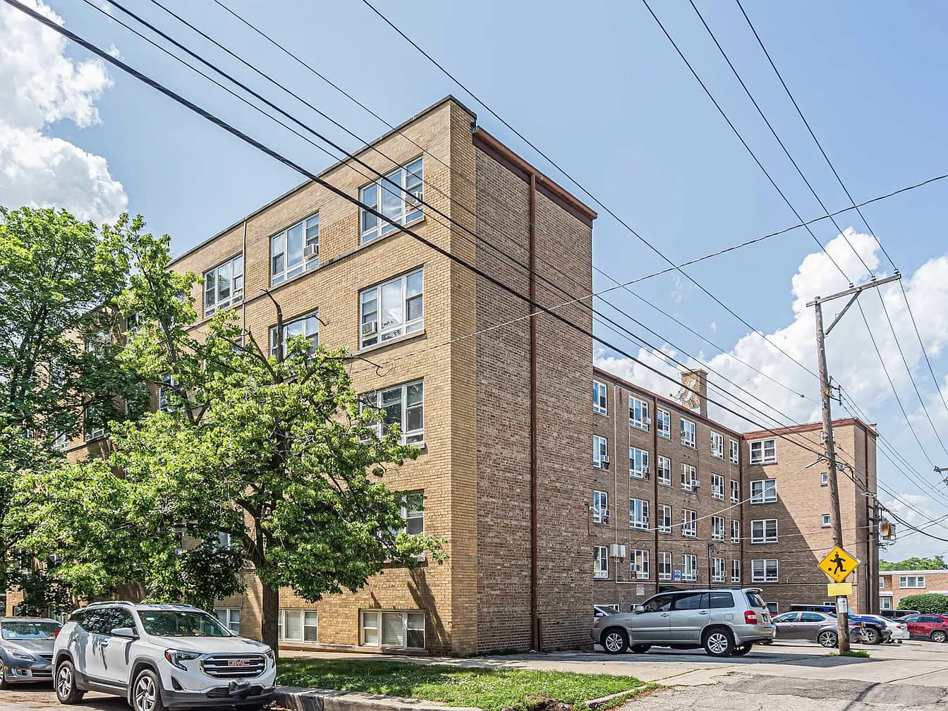 Exterior of 5335 N California Ave Apt 103, Chicago, IL 60625