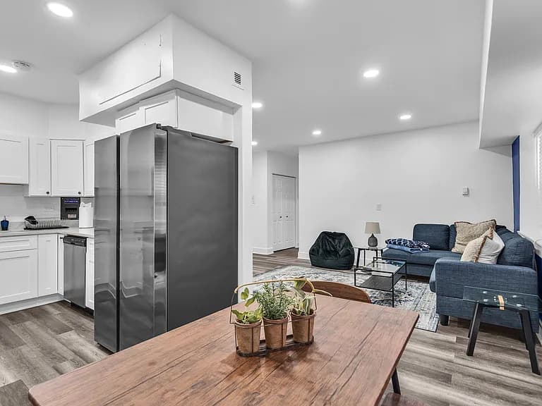 Gallery view 3 of 5335 N California Ave Apt 103, Chicago, IL 60625
