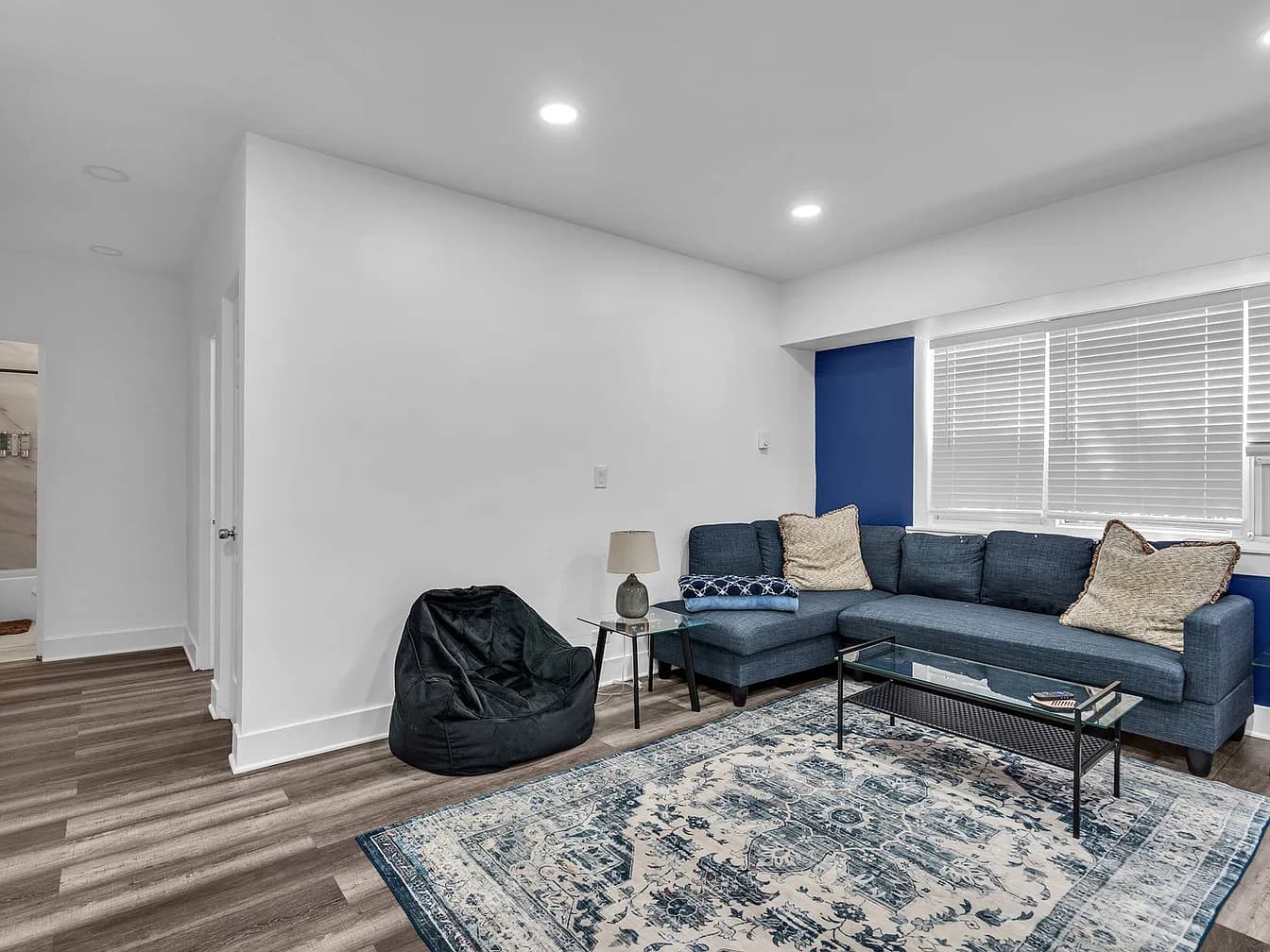 Gallery view 9 of 5335 N California Ave Apt 103, Chicago, IL 60625