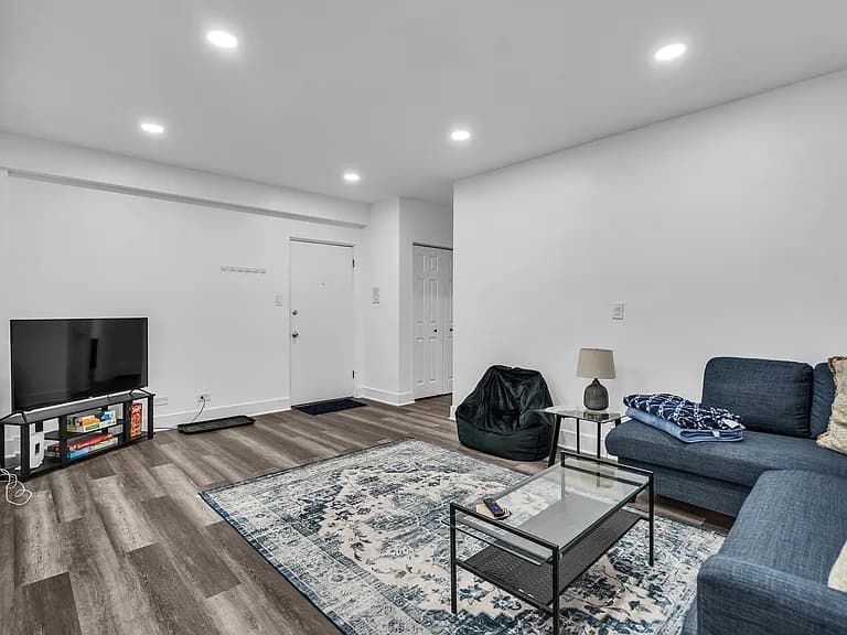 Gallery view 16 of 5335 N California Ave Apt 103, Chicago, IL 60625