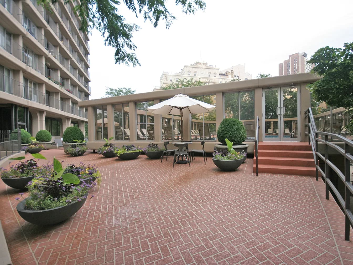 Gallery view 31 of 1960 N Lincoln Park West Ave #2212, Chicago, IL, 60614