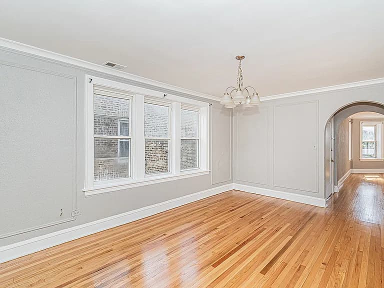 Gallery view 7 of 6535 N Artesian Ave, Chicago, IL, 60645