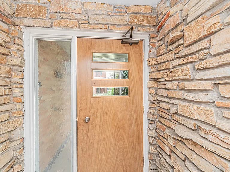Gallery view 24 of 1044 Willson Dr, Des Plaines, IL 60016