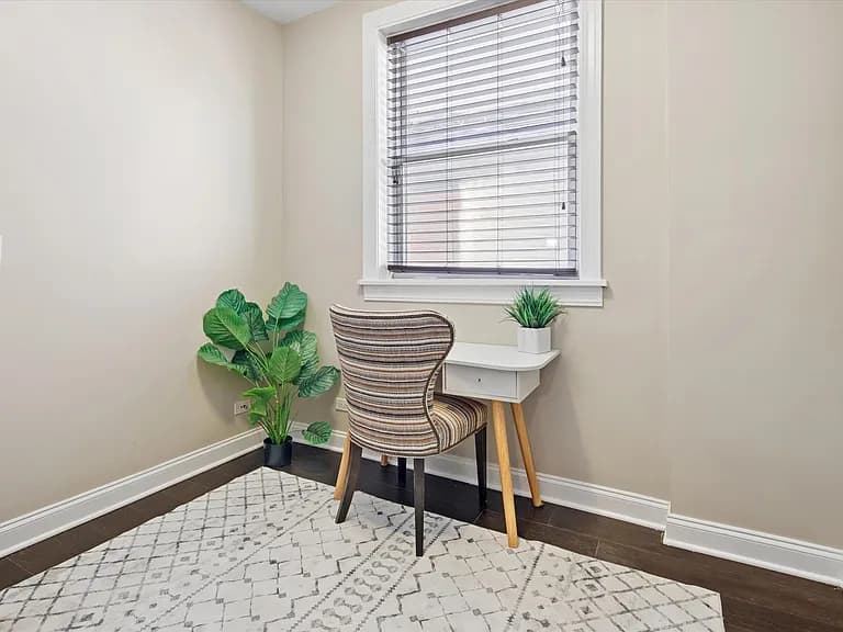Gallery view 14 of 4912 N Kedzie Ave Apt 1W, Chicago, IL 60625