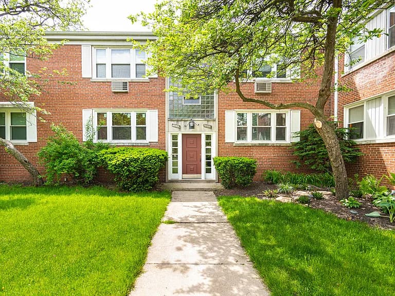 Exterior of 6554 N Ridge Blvd #1, Chicago, IL, 60626