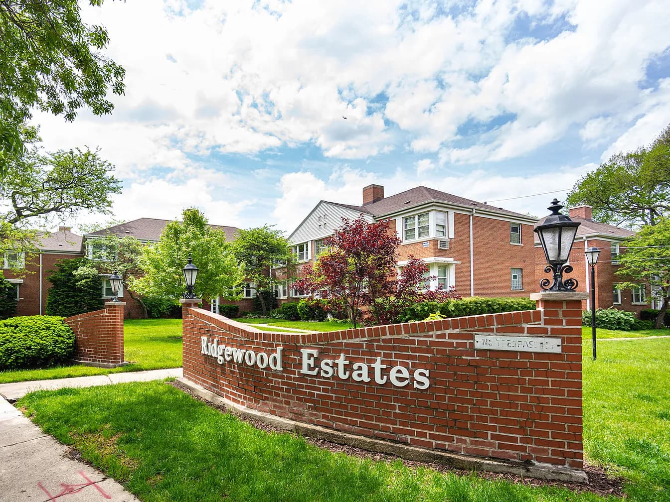Gallery view 7 of 6554 N Ridge Blvd #1, Chicago, IL, 60626