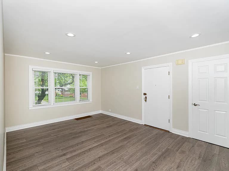 Gallery view 11 of 6554 N Ridge Blvd #1, Chicago, IL, 60626