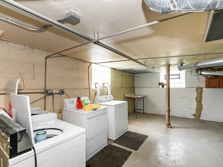 Gallery view 15 of 6554 N Ridge Blvd #1, Chicago, IL, 60626