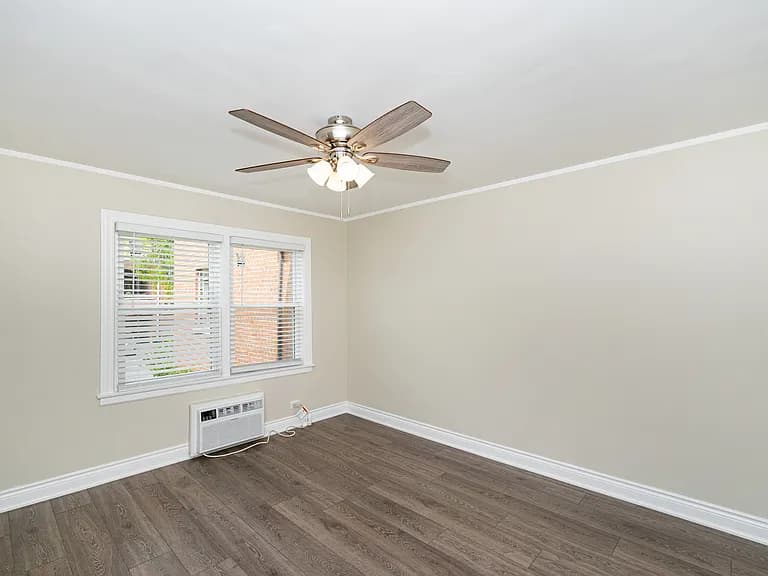 Gallery view 19 of 6554 N Ridge Blvd #1, Chicago, IL, 60626