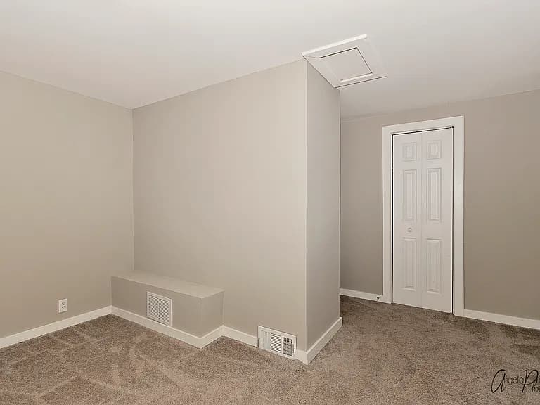 Gallery view 6 of 700 Pontiac Ct, Round Lake Heights, IL, 60073