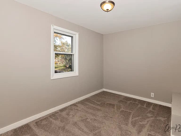 Gallery view 7 of 700 Pontiac Ct, Round Lake Heights, IL, 60073