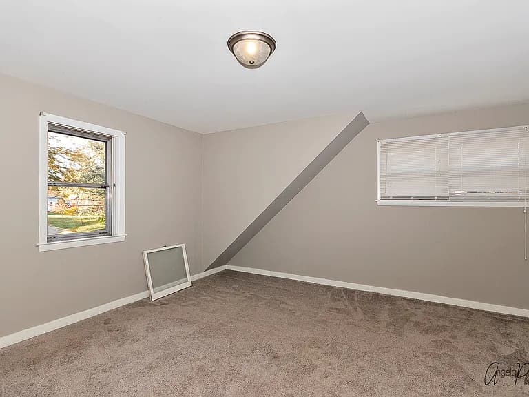 Gallery view 10 of 700 Pontiac Ct, Round Lake Heights, IL, 60073