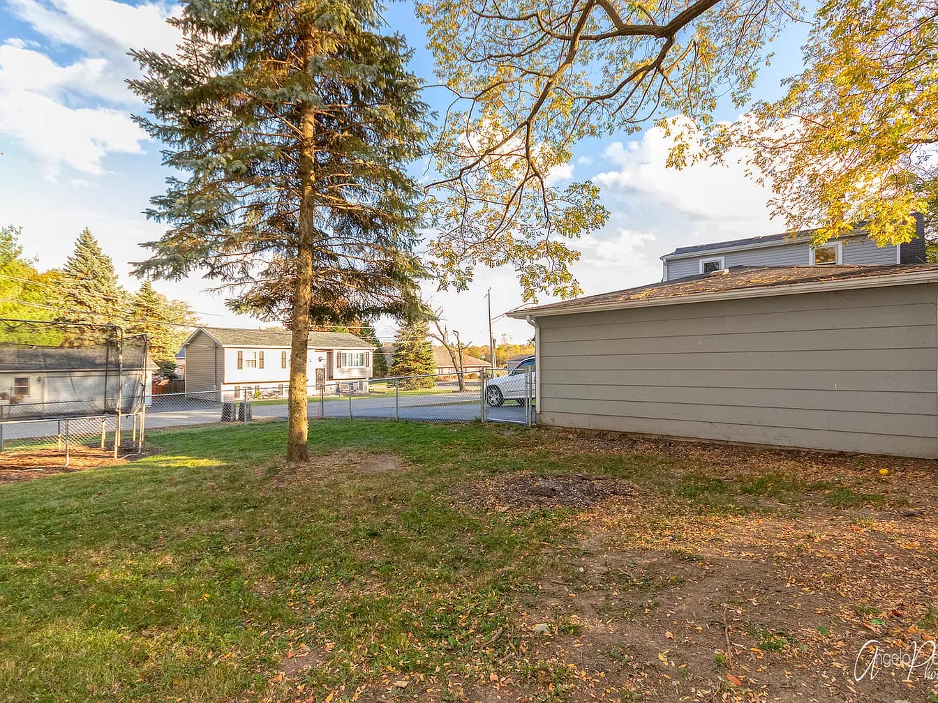 Gallery view 23 of 700 Pontiac Ct, Round Lake Heights, IL, 60073