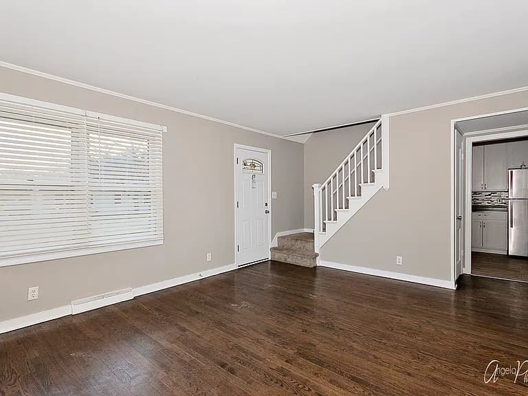 Gallery view 29 of 700 Pontiac Ct, Round Lake Heights, IL, 60073