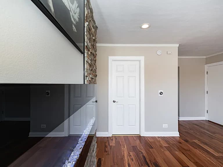 Gallery view 2 of 4330 N Keystone Ave APT 3E, Chicago, IL, 60641