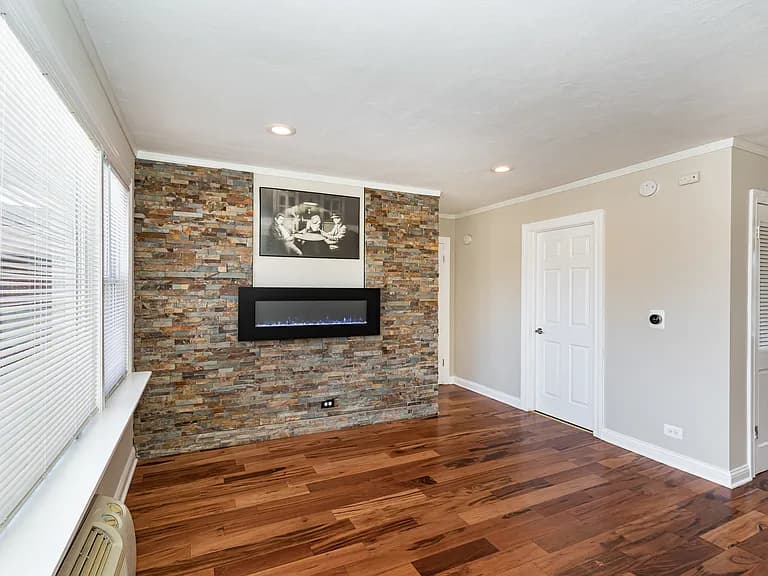 Gallery view 6 of 4330 N Keystone Ave APT 3E, Chicago, IL, 60641