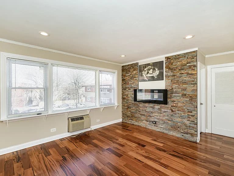 Gallery view 10 of 4330 N Keystone Ave APT 3E, Chicago, IL, 60641