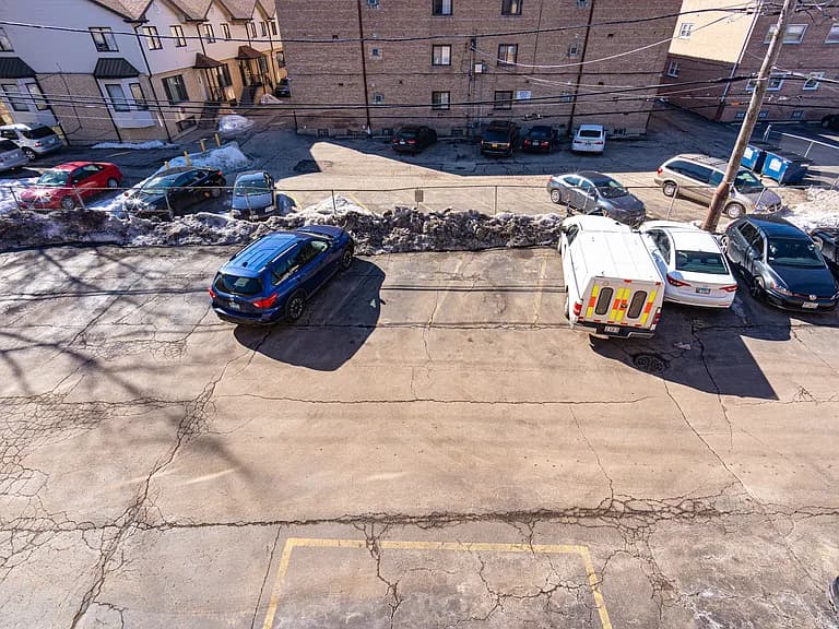Gallery view 13 of 4330 N Keystone Ave APT 3E, Chicago, IL, 60641