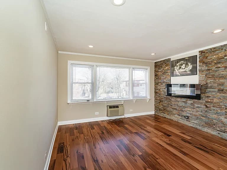 Gallery view 14 of 4330 N Keystone Ave APT 3E, Chicago, IL, 60641